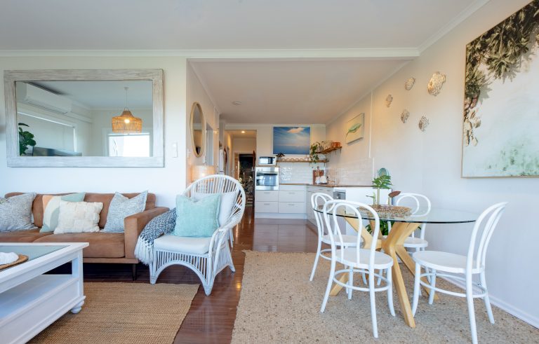 DiningKitchen