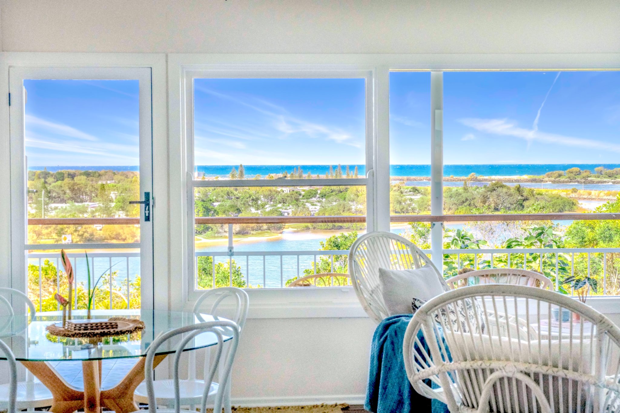 Holiday Rental Ballina - 2 Holiday rental ballina - Seaview living View .web